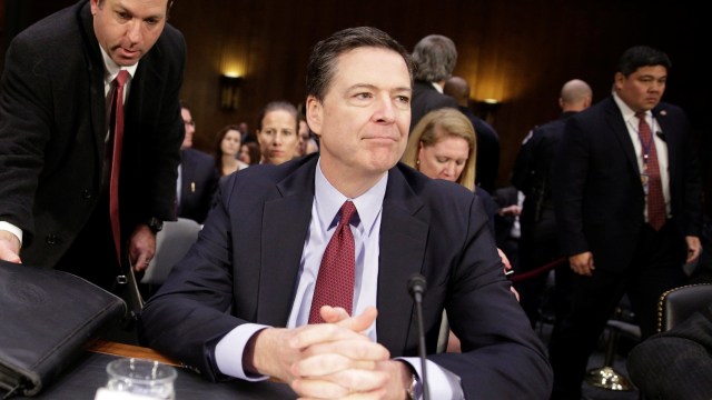 Direktur FBI James Comey bersaksi dengan Senat (Foto: Joshua Roberts/REUTERS)