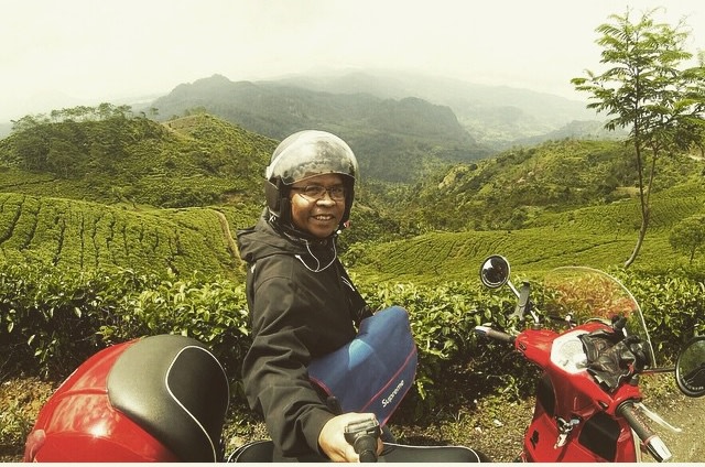 Potret Oon Project Pop saat berada di Puncak. (Foto: Instagram @ronio2n)