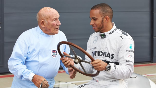 Sir Stirling Moss dan Lewis Hamilton (Foto: Shaun Botterill/Getty Images)