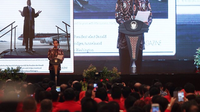 Jokowi memberi sambutan pada HUT PKPI ke-18. (Foto: Fanny Kusumawardhani/kumparan)