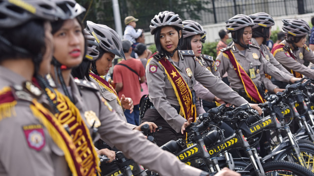 Polwan Sabhara Polda Metro Jaya patroli sepeda (Foto: Wahyu Putro/antara)
