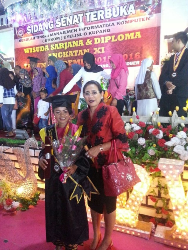 Peggy Soehardi dan Sonya Ivoni Tanono. (Foto: Dokumentasi pribadi Budi Soehardi)