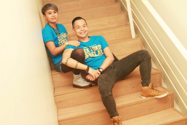 Ernest dan sang istri. Foto: Munady Widjaja/kumparan