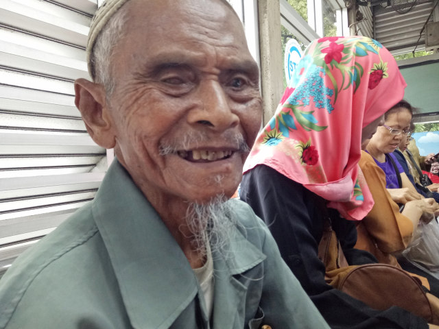 Kakek Azudin, berasal dari Lombok. (Foto: Nadia Riso/kumparan)