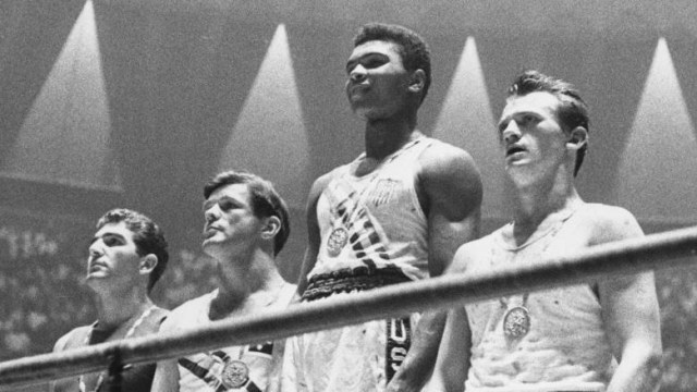 Muhammad Ali dalam ring tinju. (Foto: Wikimediacommons/PAP)