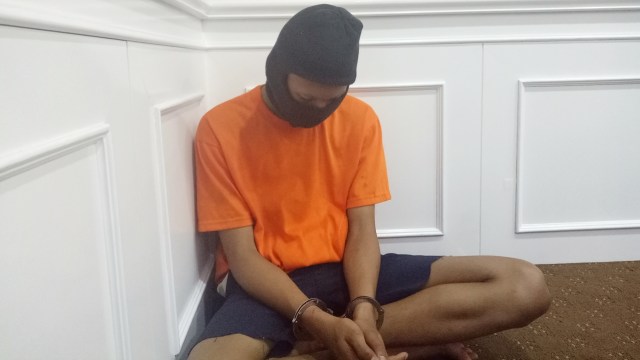 Tersangka pembunuhan di Cilincing, Jakut. (Foto: Fahrian Saleh/kumparan)