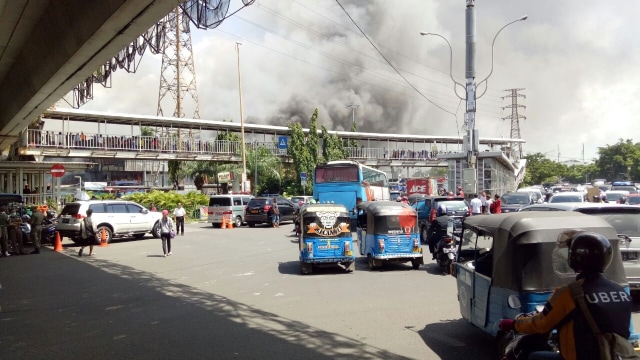 Kondisi di Perempatan Pasar Senen pukul 10.54 WIB (Foto: Aria Pradana/kumparan)