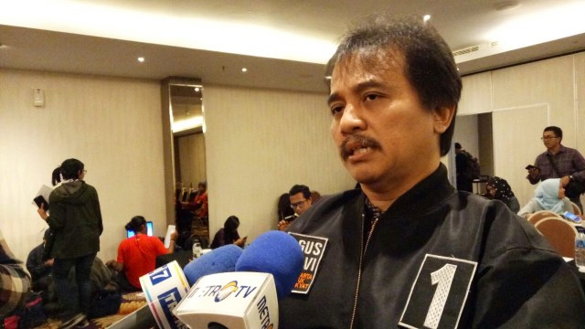 Roy Suryo menghadiri Poltracking Indonesia. (Foto: Aprilandika Pratama/kumparan)