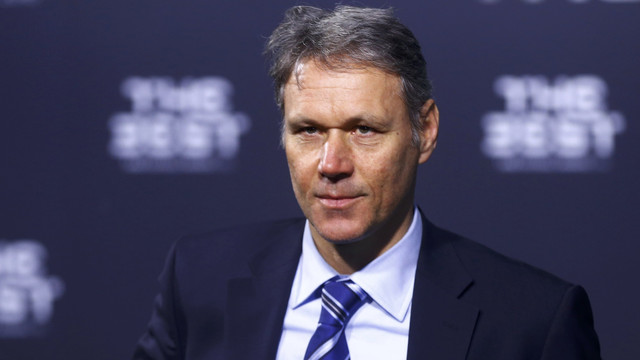 Direktur Teknik FIFA, Van Basten. (Foto: Reuters)