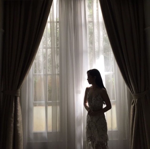 Karina Salim syuting di Hotel Hermitage. Foto: D.N Mustika Sari/kumparan