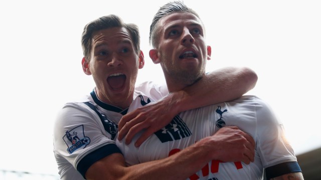 Vertonghen dan Alderwireld, solid. (Foto: Julian Finney/Getty Images)
