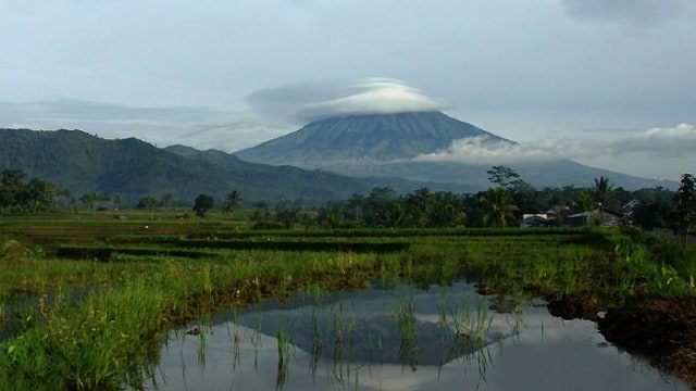 Gunung Sumbing di Temanggung, Jawa Tengah (Foto: Wikimedia Commons)
