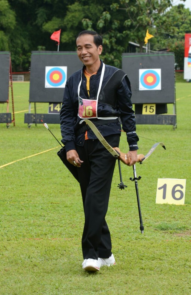 Jokowi usai olahraga memanah. (Foto: Dok. Biro Pers Istana)