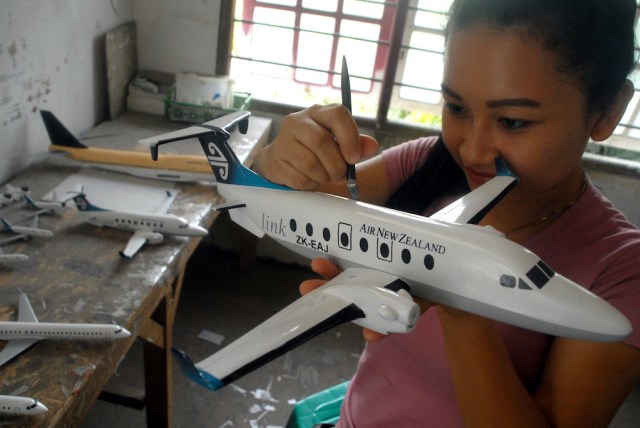 Meniru bentuk pesawat seperti aslinya (Foto: Yulius Satria Wijaya/Antara)