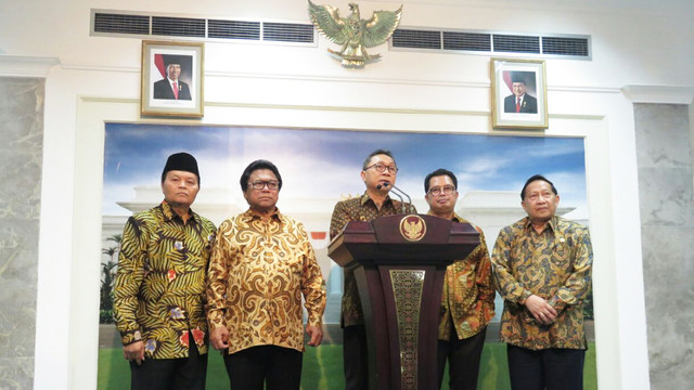 Zulkifli Hasan memberikan keterangan. (Foto: Yudhistira Amran/kumparan)