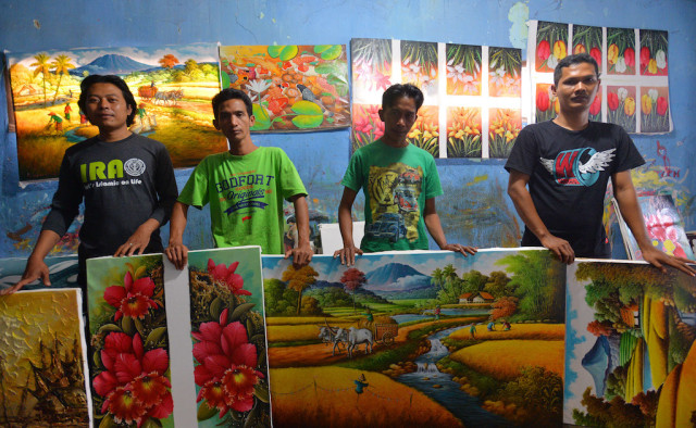 Para pelukis Jelekong (Foto: Andika Wahyu/Antara Foto)