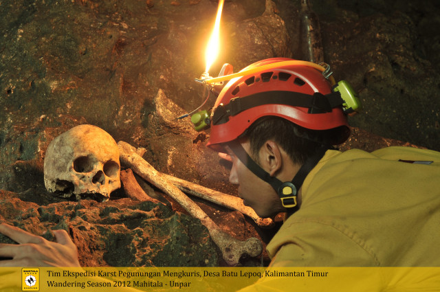 This is Borneo : Gua Prasejarah, Yang Menemukan Yang Beruntung. 