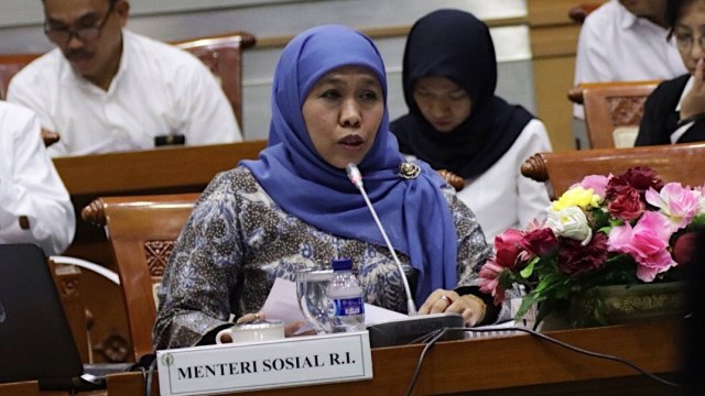 Mensos Khofifah Indar Parawansa di DPR (Foto: Fanny Kusumawardhani/kumparan)