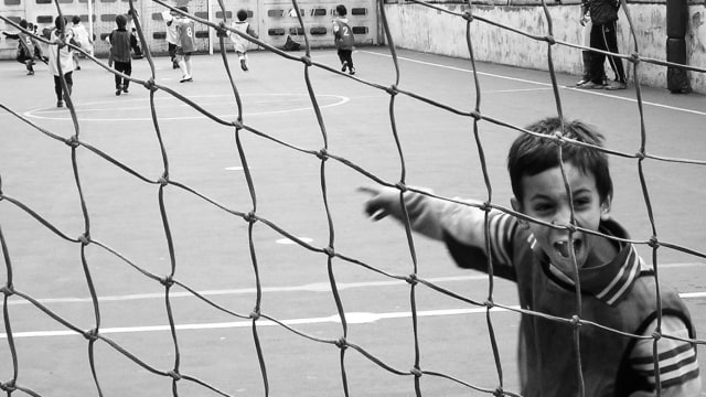 Ilustrasi sepak bola anak-anak. (Foto: Wikimedia Commons)