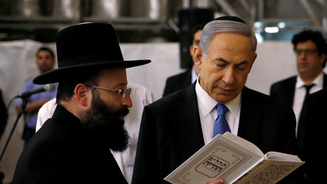Yahudi Ortodoks (Foto: REUTERS/Ronen Zvulun)
