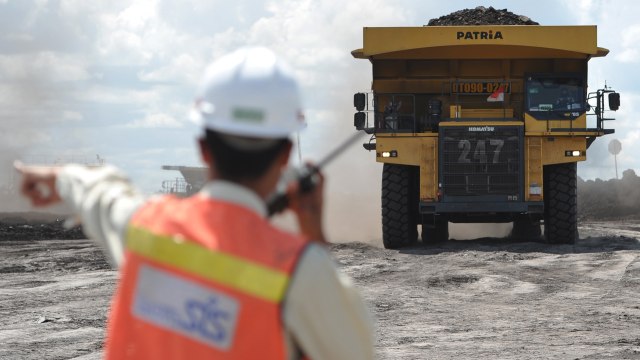 Dump truck di lokasi tambang batu bara. (Foto: Sigid Kurniawan/Antara)