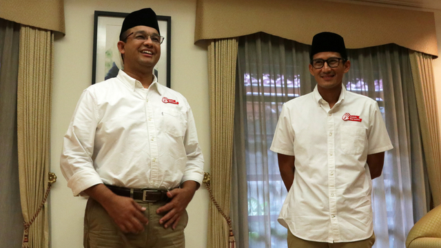Anies-Sandi berkunjung ke rumah B.J. Habibie. Foto: Fanny Kusumawardhani/kumparan