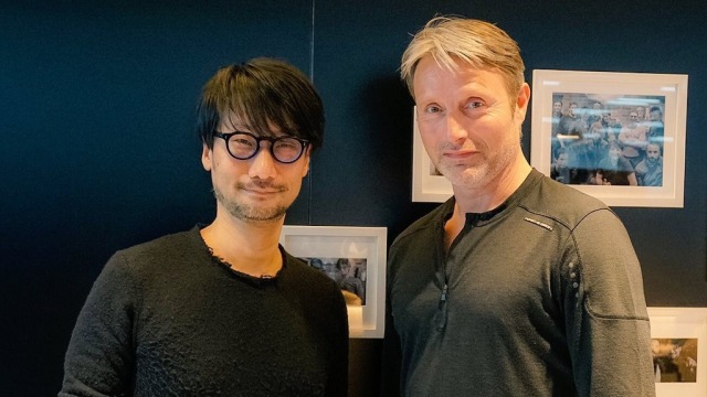 Hideo Kojima dan aktor Mads Mikkelsen. (Foto: www.twitter.com/HIDEO_KOJIMA_EN)