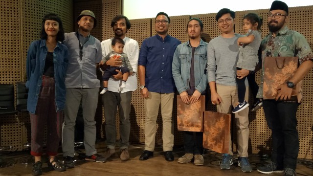 Tokoh-tokoh yang hadir di bedah buku Lokananta. (Foto: Prabarini Kartika/kumparan)