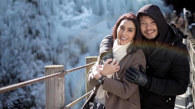 Tyas Mirasih dan sang kekasih. (Foto: Instagram/tyasmirasih)