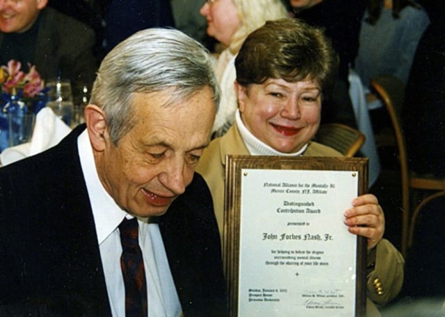 John dan Alicia Nash. (Foto: NAMI Mercer)
