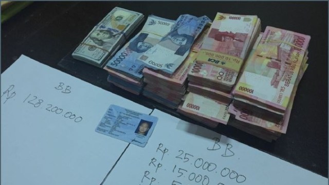Barang bukti pungli Pemkot Bandung (Foto: Istimewa)
