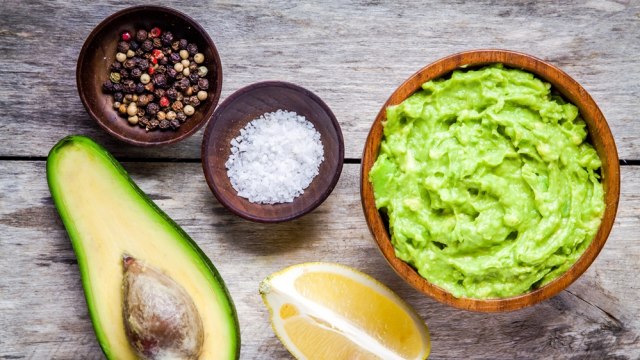 Guacamole makanan tradisional Meksiko. (Foto: Thinkstock/wmaster890)