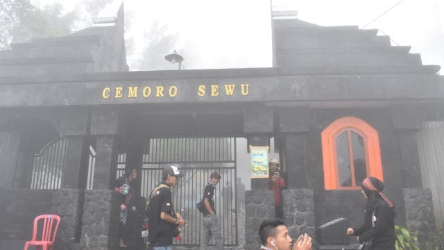 Gunung Lawu ditutup karena hujan dan kabut (Foto: Siswowidodo/Antara)