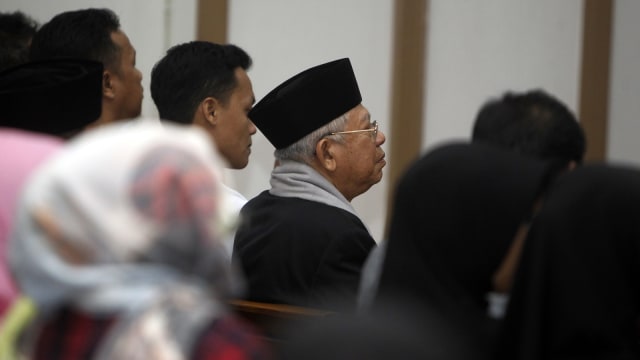 Ketua MUI Maa'ruf Amin menjadi saksi persidangan (Foto: Isra Triansyah/pool)