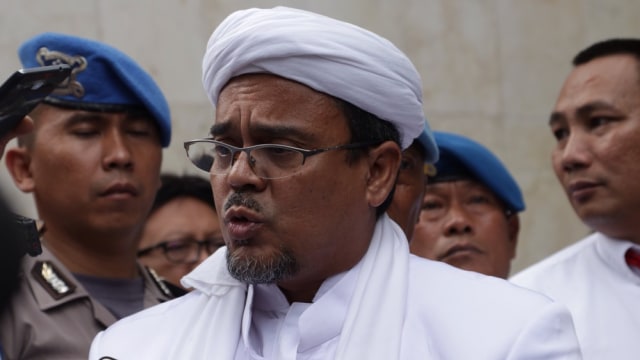 Habib Rizieq diperiksa terkait kasus makar (Foto: Fanny Kusumawardhani/kumparan)