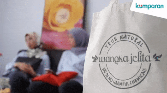 Berbincang dengan tim Wangsa Jelita. (Foto: Resnu Dwi Andika/kumparan)