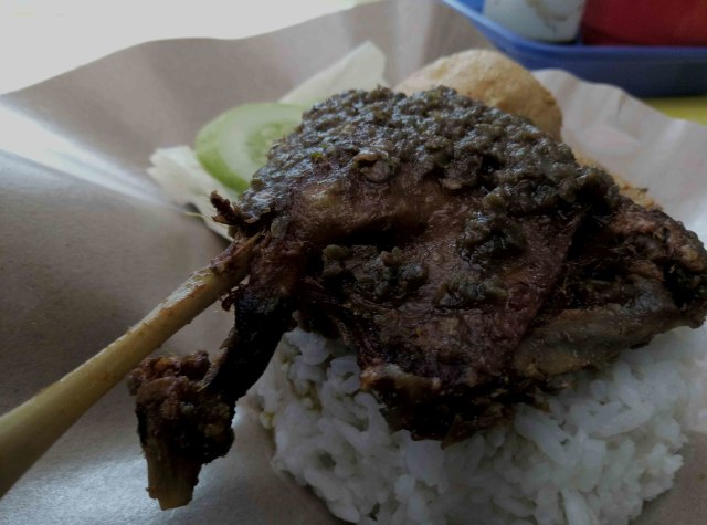 5 Cara Menghindari Mantan yang Doyan Ngusik (5)