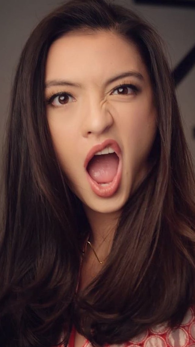 Berbagai Gaya Duck Face Raline. (Foto: @ralineshah)