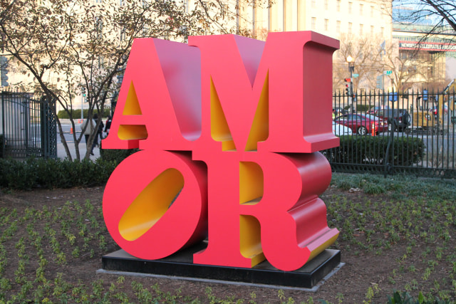 LOVE dalam bahasa Spanyol di Washington (Foto: deafinelywanderlust)