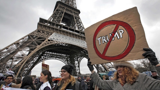 Demonstrasi Muslim Ban di Paris (Foto: REUTERS/Mal Langsdon)
