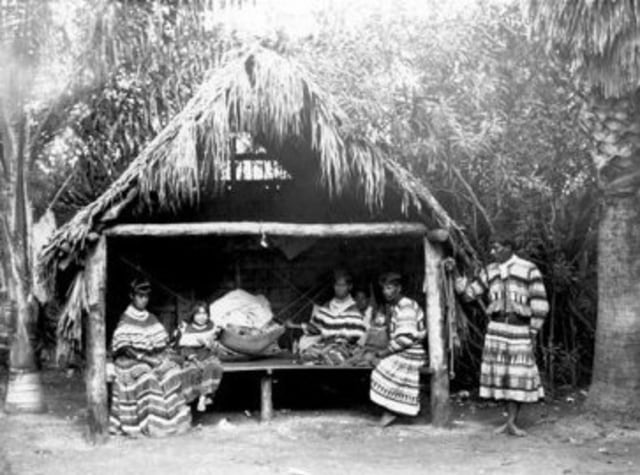 Mengenal Beragam Jenis Rumah Suku Indian (7)