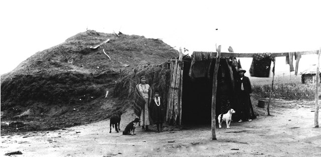 Mengenal Beragam Jenis Rumah Suku Indian (11)