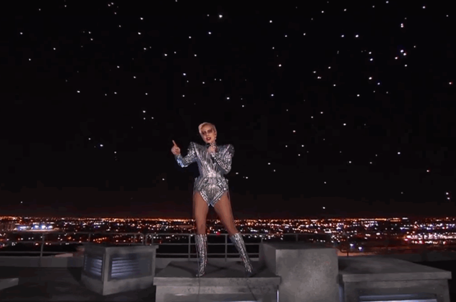 Ratusan Drone Intel Menari di Udara Iringi Pertunjukan Menawan Lady Gaga