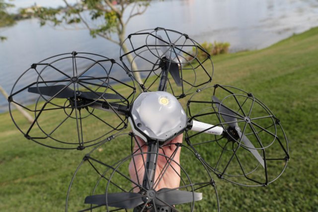 Ratusan Drone Intel Menari di Udara Iringi Pertunjukan Menawan Lady Gaga (2)