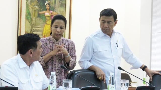 Wiranto (kanan) dan Luhut Panjaitan (kiri) Foto: Yudhistira Amran/kumparan