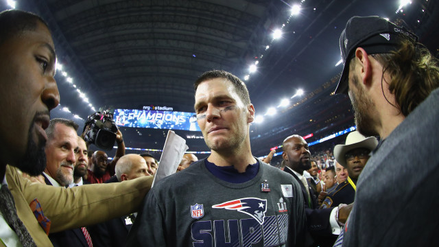 Tom Brady dipuji habis-habisan. (Foto: Al Bello/Getty Images)