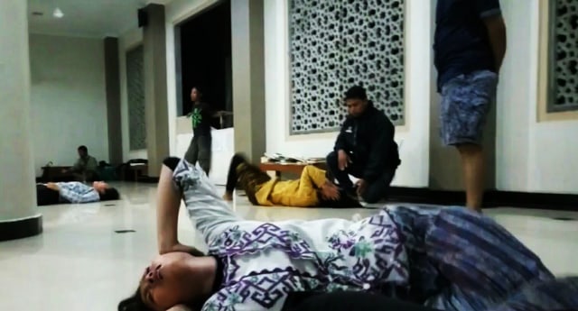 Kesurupan di Rumah Sendiri (2)