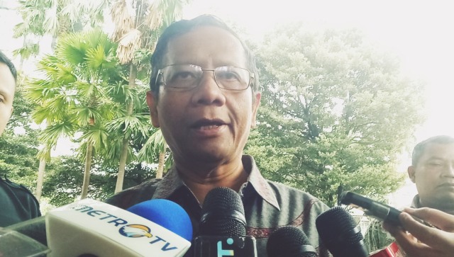 Mahfud MD menyambangi Gedung KPK. (Foto: Marcia Audita/kumparan)