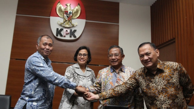 Agus Rahardjo dan Sri Mulyani (Foto: Antara/Reno Esnir)