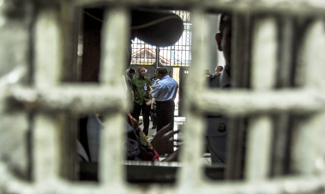 Pemindahan narapidana korupsi di lapas Sukamiskin. Foto: Novrian Arbi/Antara Foto